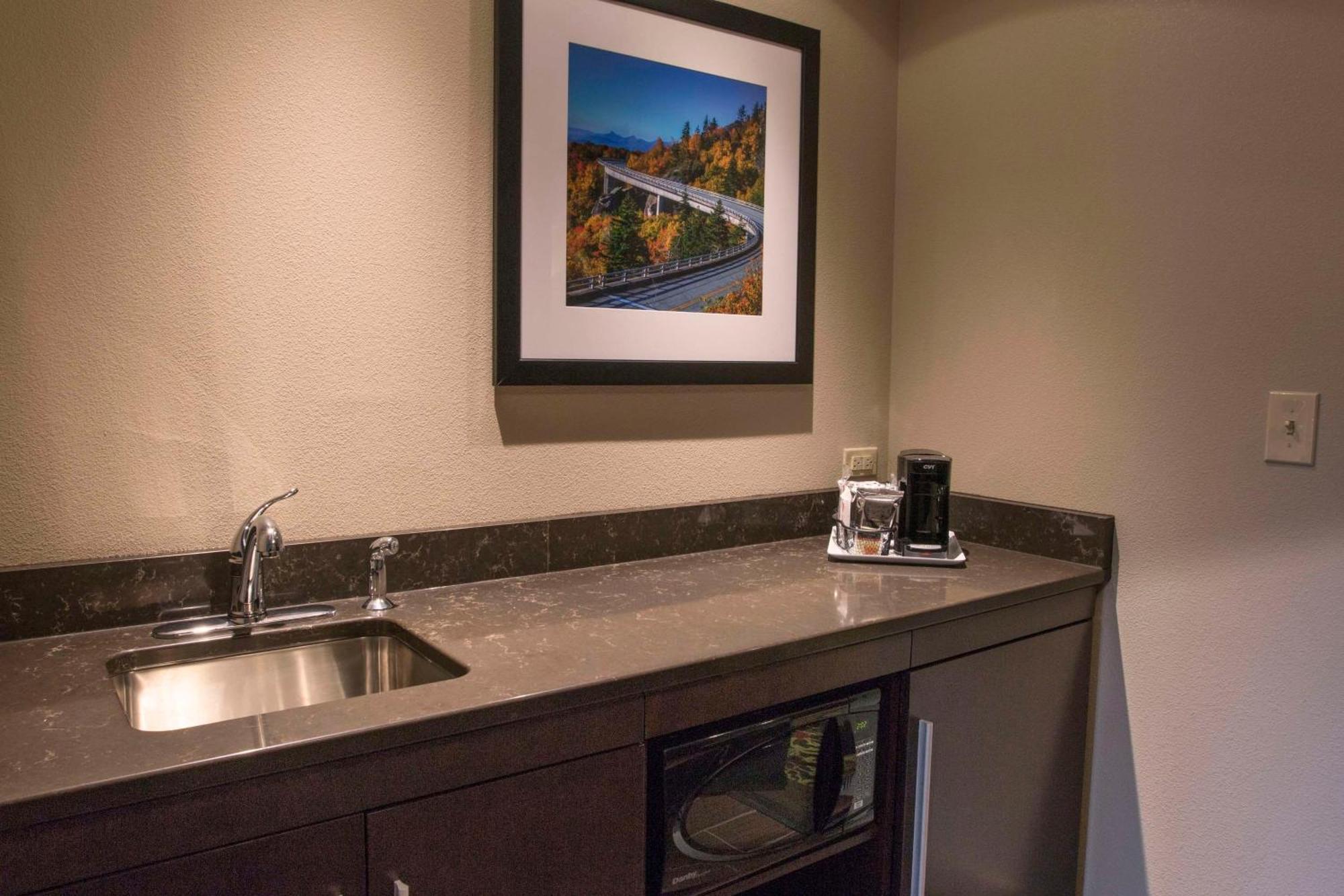 Hampton Inn & Suites Boone, Nc Экстерьер фото